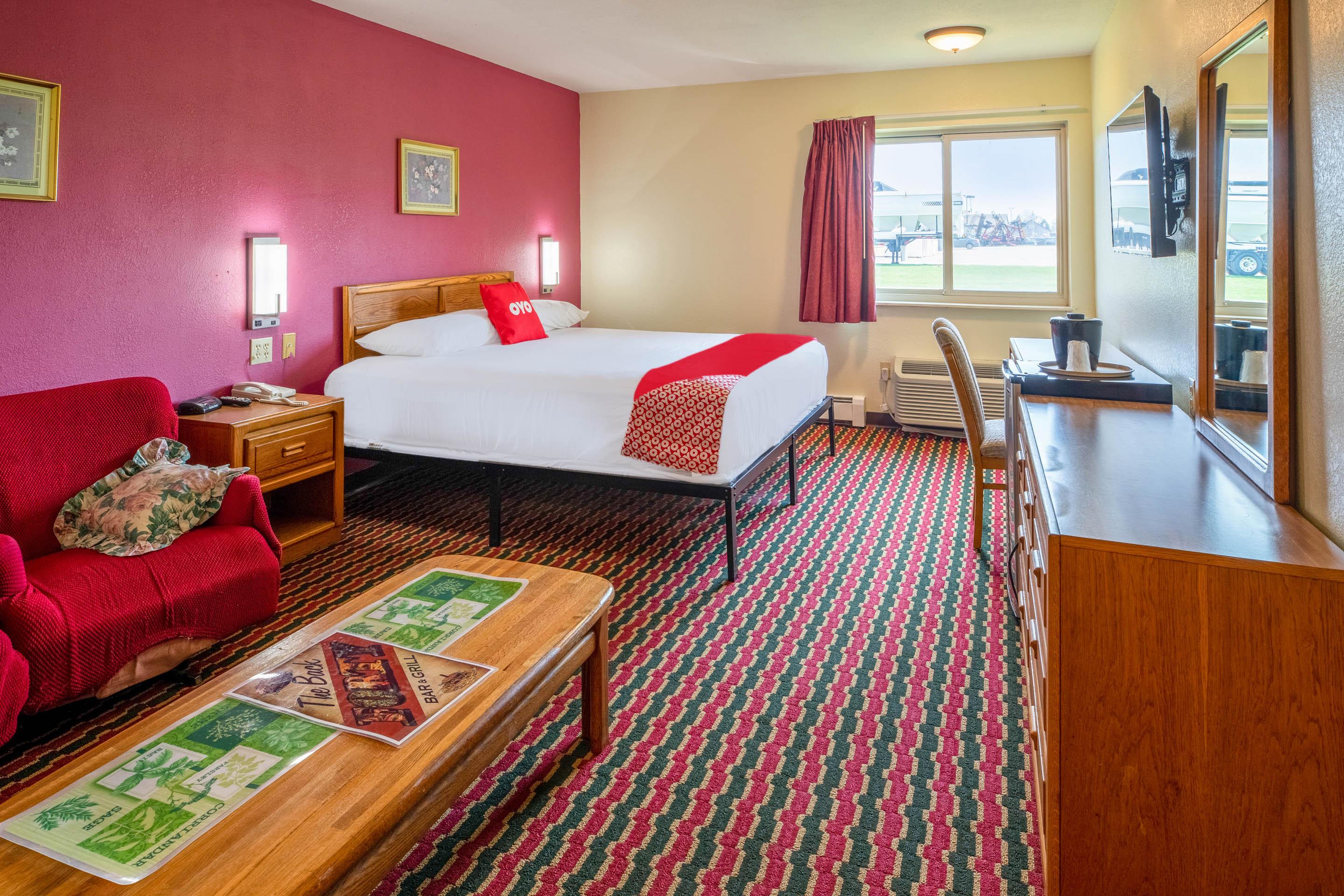 Oyo Hotel Chesaning Route 52 & Hwy 57 Екстериор снимка