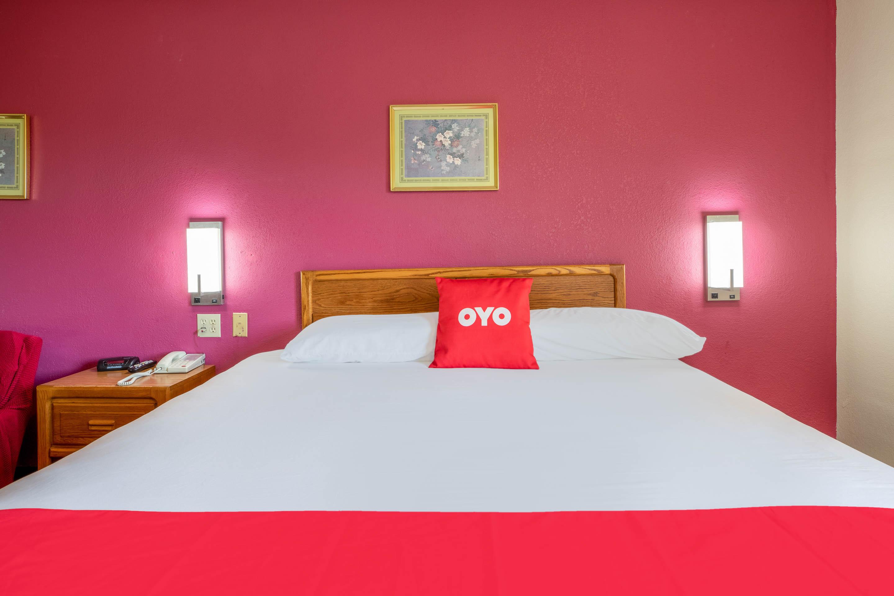 Oyo Hotel Chesaning Route 52 & Hwy 57 Екстериор снимка