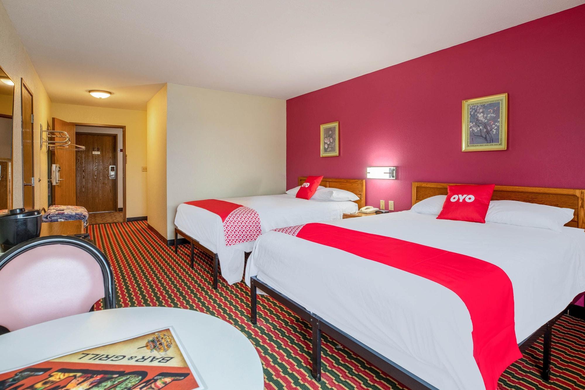 Oyo Hotel Chesaning Route 52 & Hwy 57 Екстериор снимка