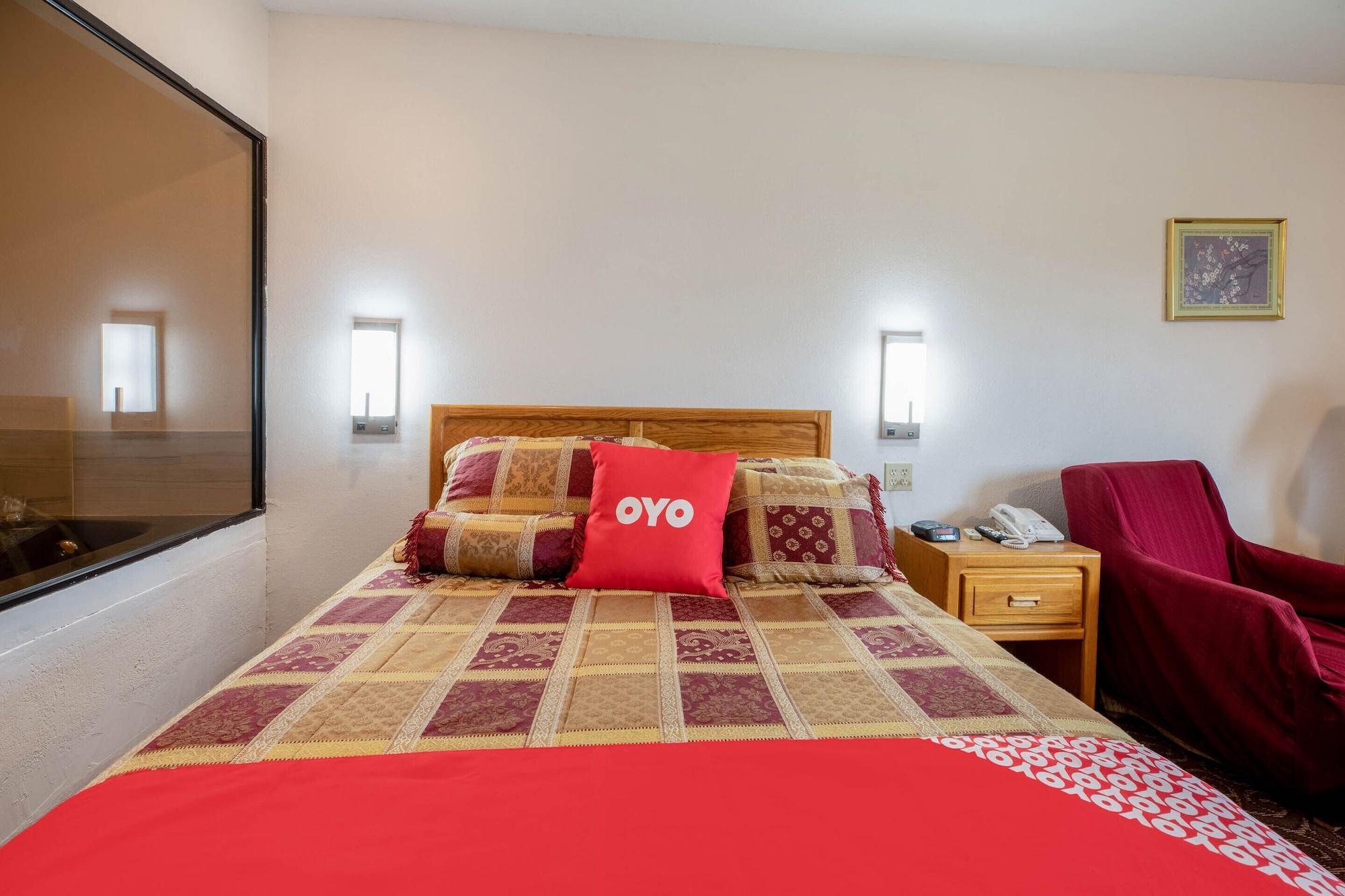Oyo Hotel Chesaning Route 52 & Hwy 57 Екстериор снимка
